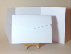 100% Recycled White 300gsm 178x128mm POCKETFOLDS